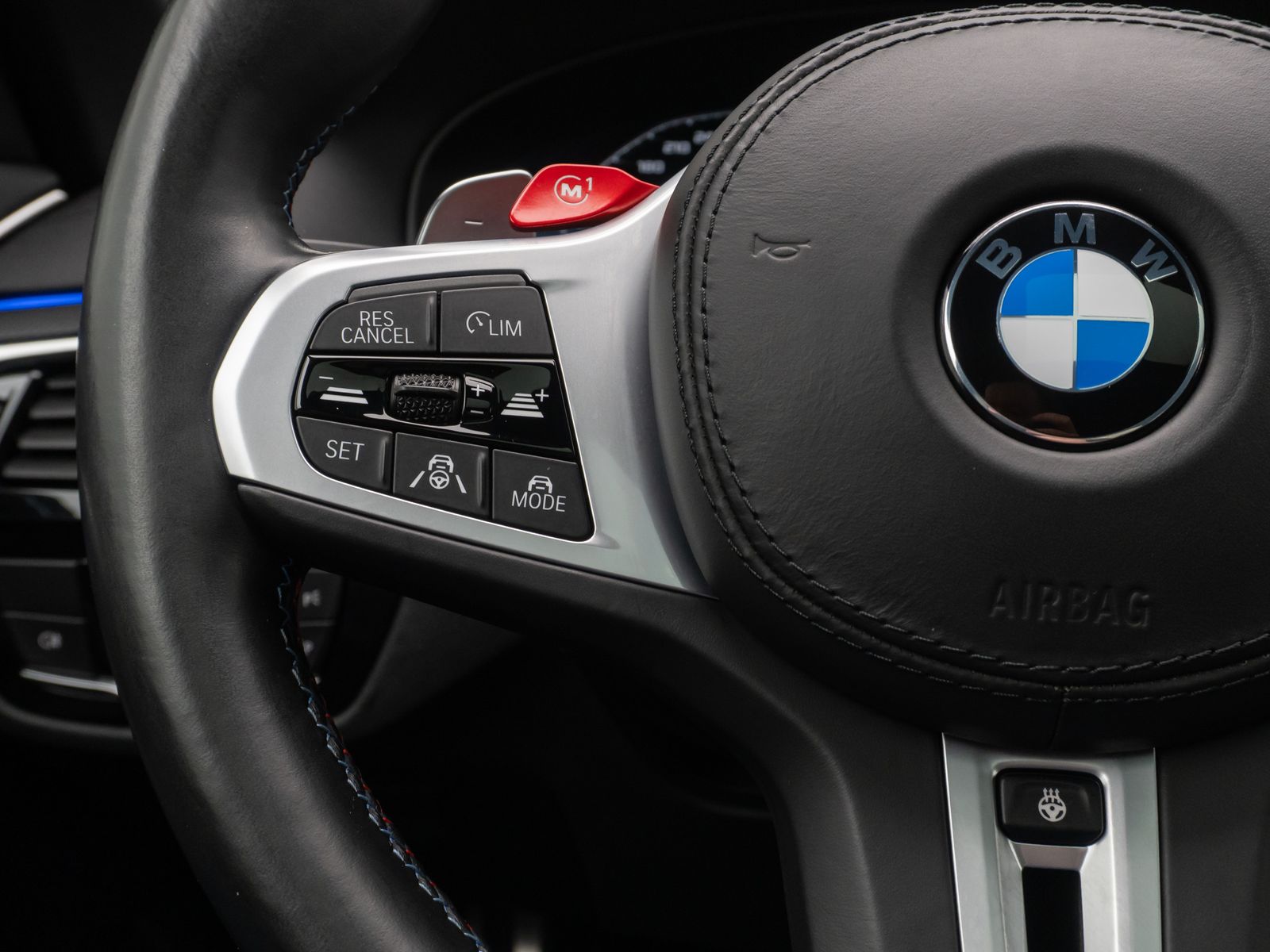 Fahrzeugabbildung BMW M5 Competition Laser 360°DAB SoftCl Glasdach AHK