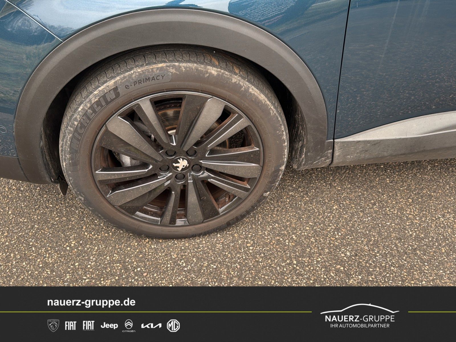 Fahrzeugabbildung Peugeot 3008 Hybrid 225 GT