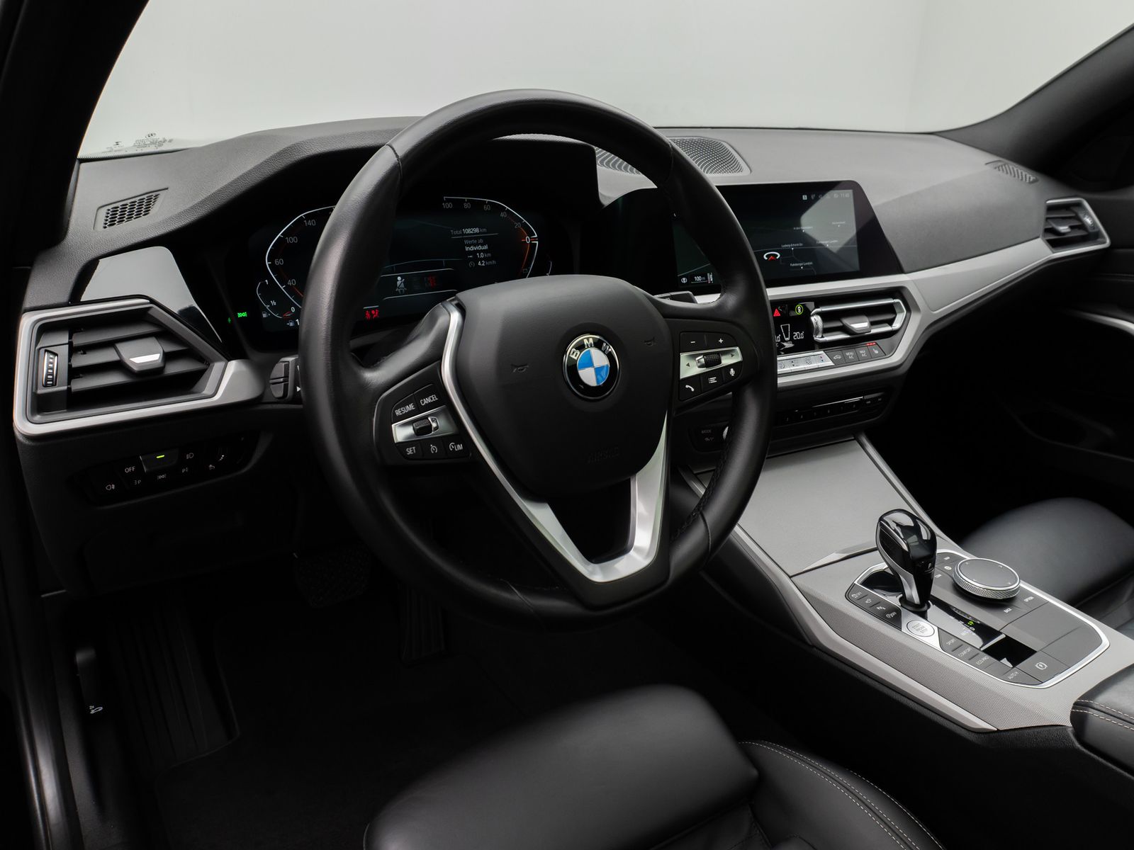 Fahrzeugabbildung BMW 330i Panorama Laser 360°HUD HiFi Komfort Sport