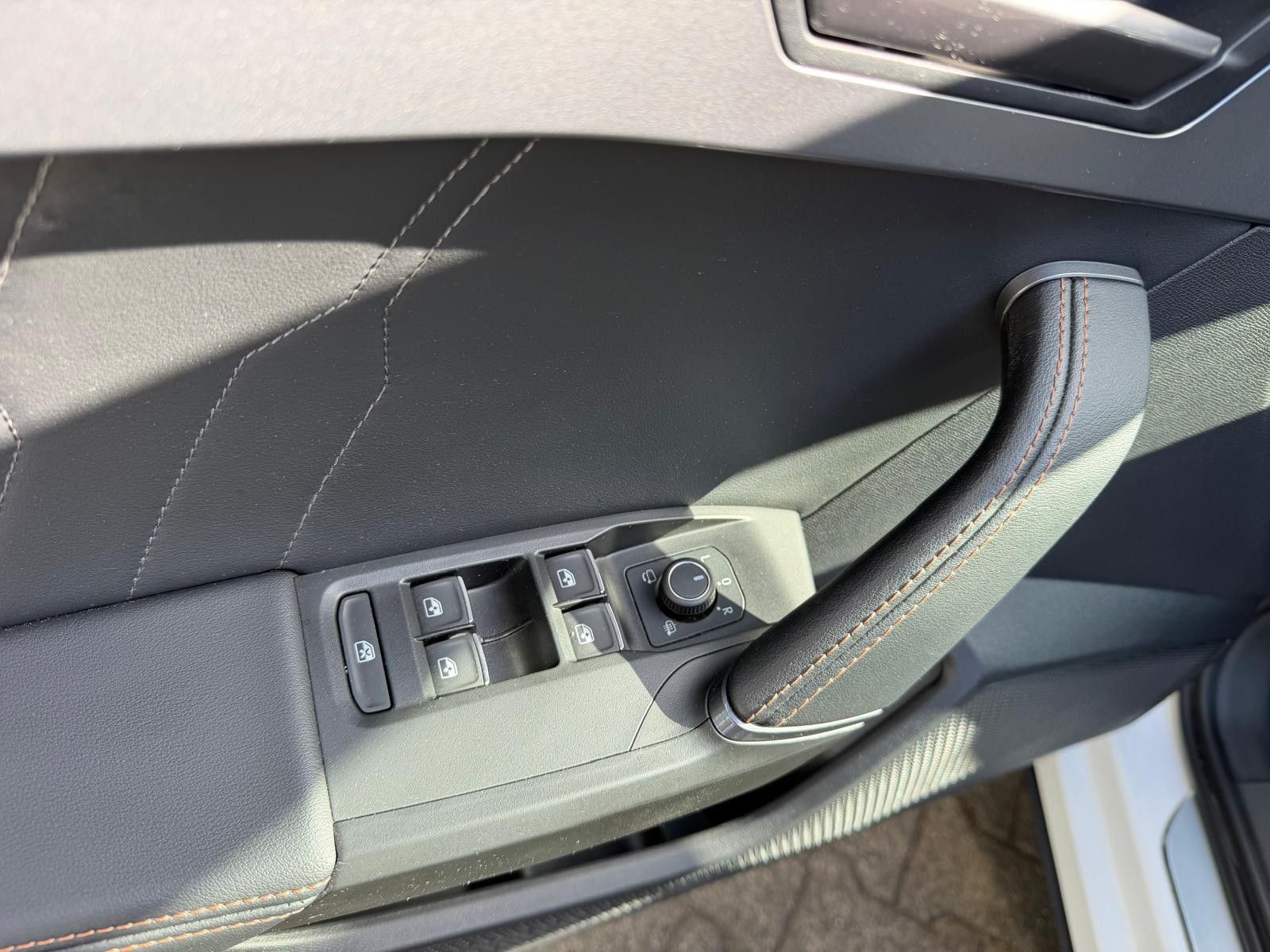 Fahrzeugabbildung CUPRA Formentor 2.0 TDI >VIRTU+LED+CARPL+PDC+ACC+DAB+