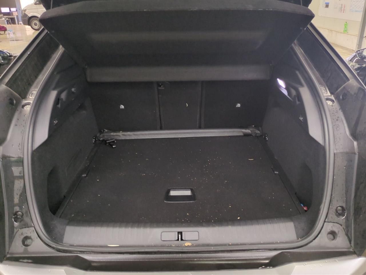 Fahrzeugabbildung Peugeot 3008 GT MildHybrid 145 e-DSC6