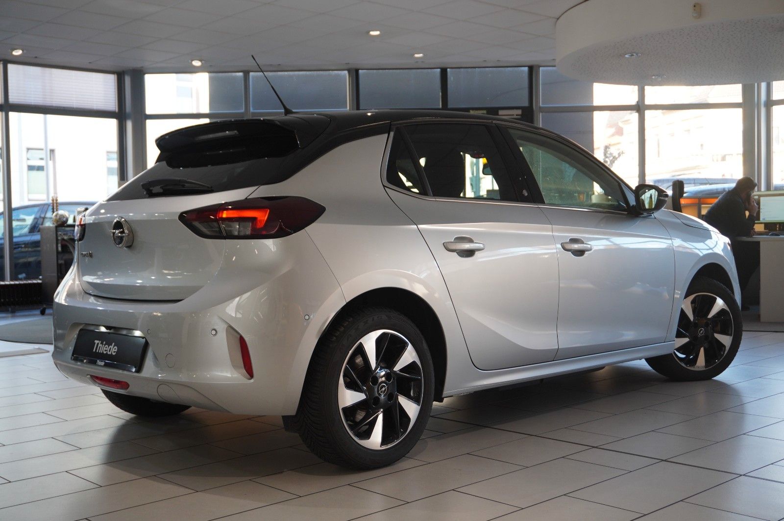 Fahrzeugabbildung Opel Corsa-e ELEGANCE 3-PHASIG NAVI/LED/KAMERA/SH/DAB