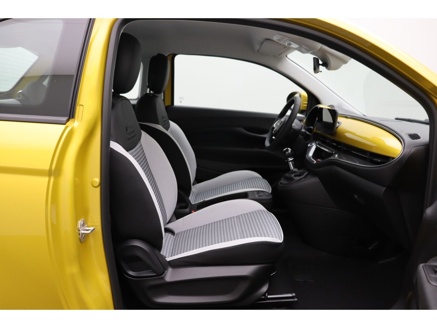 Fahrzeugabbildung Fiat 500 1.0 FireFly Hybrid Torino Sitzheizung