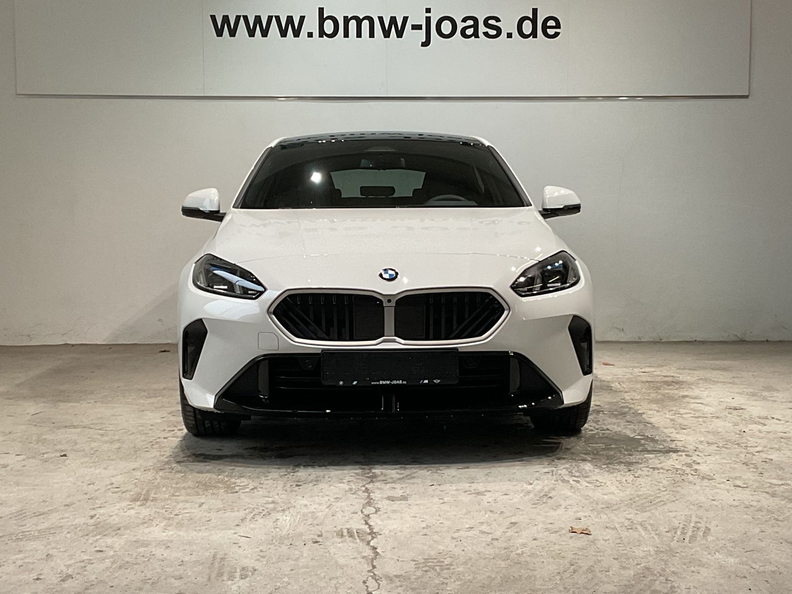 Fahrzeugabbildung BMW 118d Komfortzugang, 18" LMR, AHK M Sportpaket