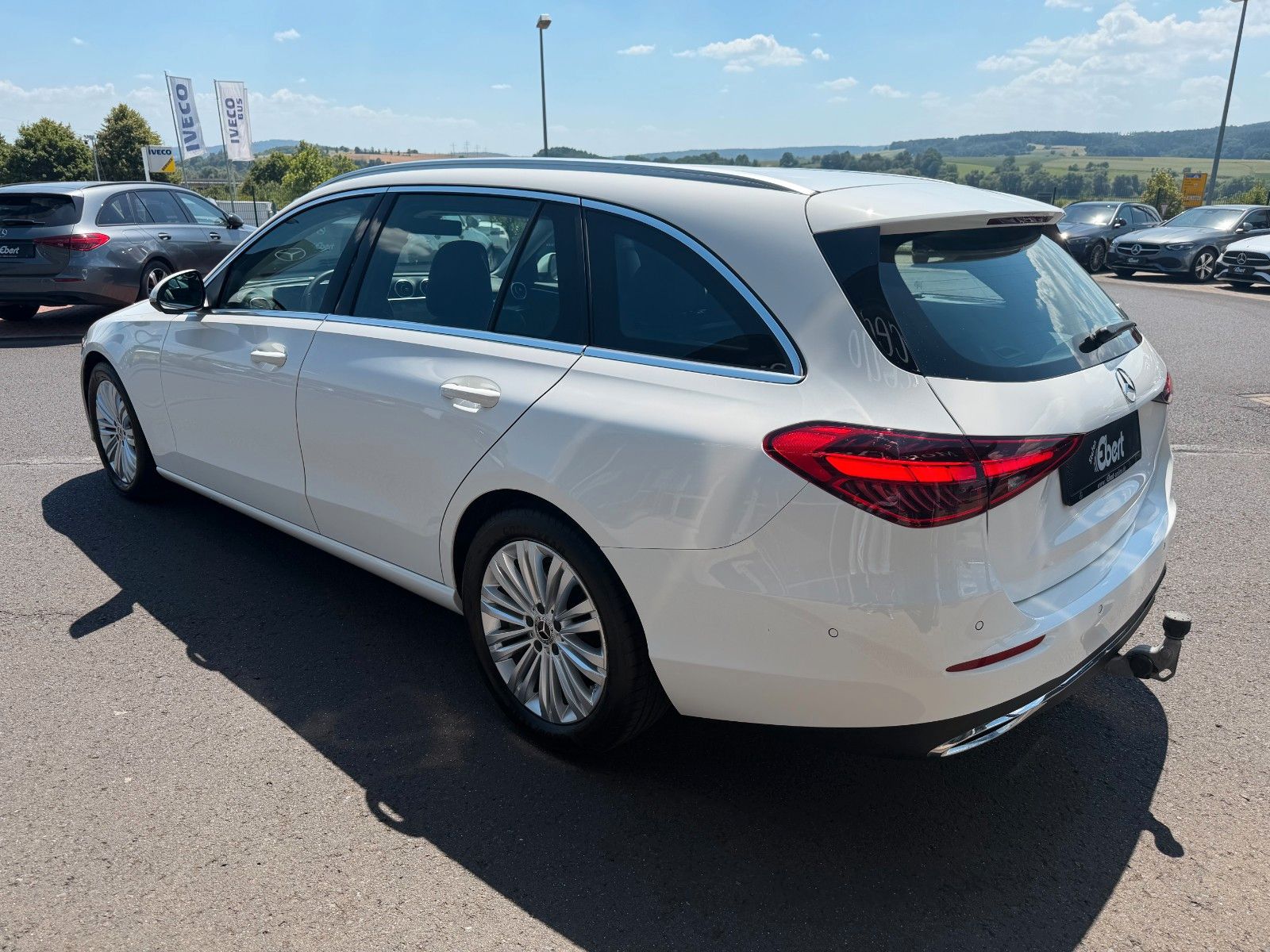 Fahrzeugabbildung Mercedes-Benz C 200 T Avantgarde+RKamera+AHK+AmbientePrem+