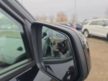 Bild 16 Ford Tourneo Courier Titanium Navi ACC Klimaautom DAB