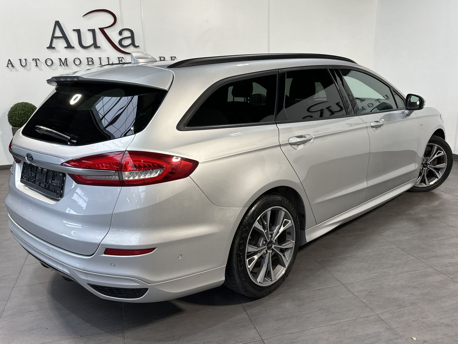 Fahrzeugabbildung Ford Mondeo Turnier 2.0 EB ST-Line NAV+LED+PANO+KAM
