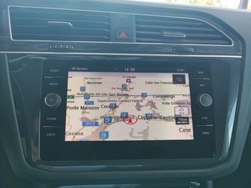 Volkswagen Tiguan - 12