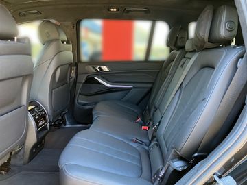 BMW X7 - 11