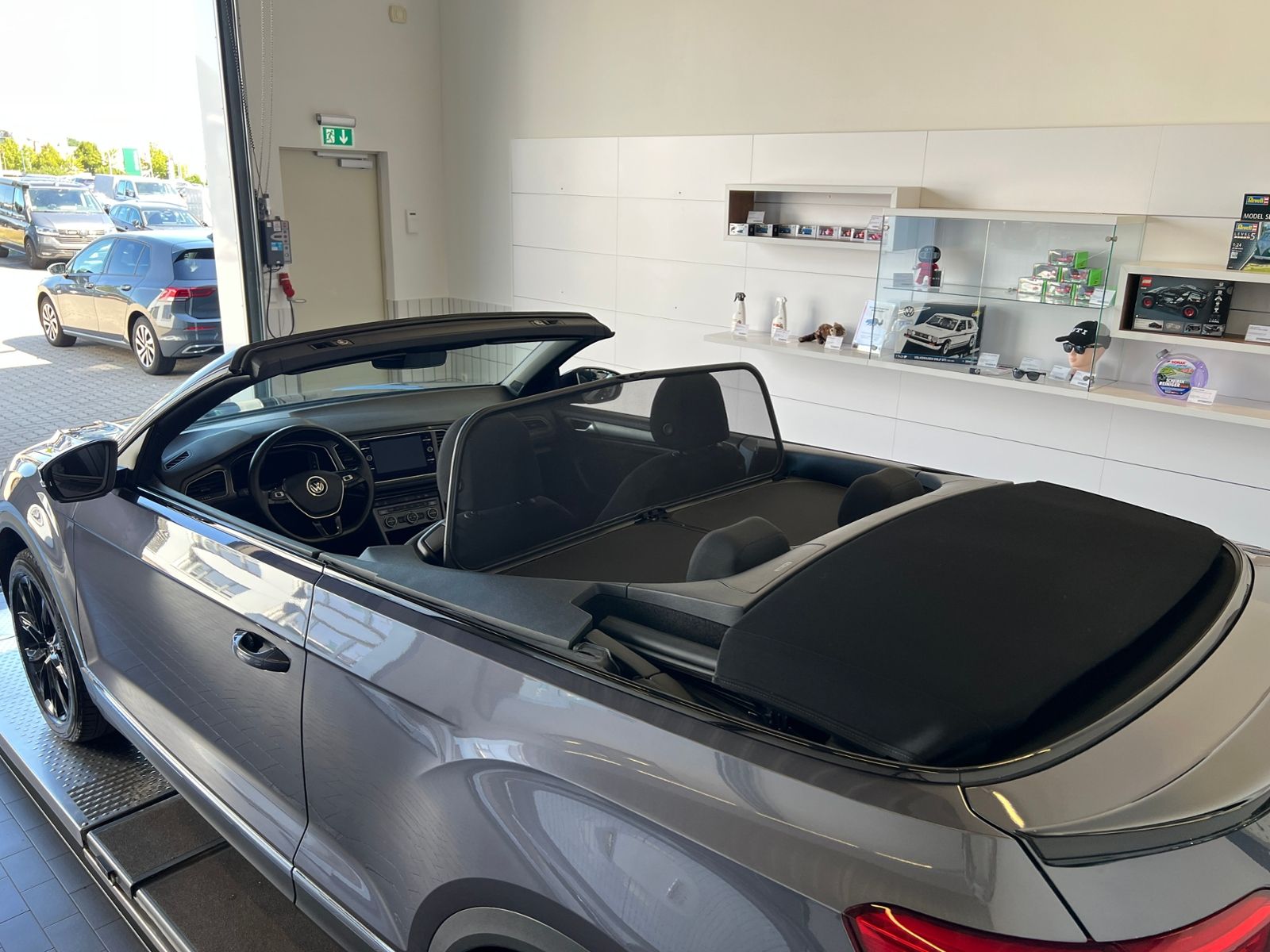 Fahrzeugabbildung Volkswagen T-Roc Cabriolet Style 1.5 TSI DSG *BlackStyle,AH