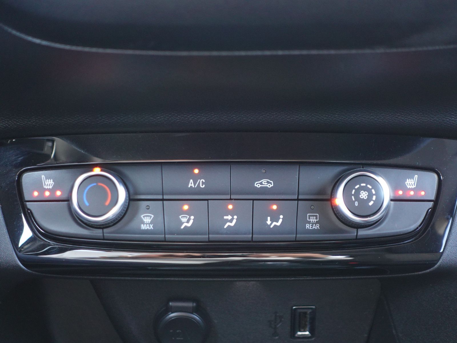 Fahrzeugabbildung Opel Corsa Edition 1.2,Navi,Kamera,Sitzhzg,Allwetter