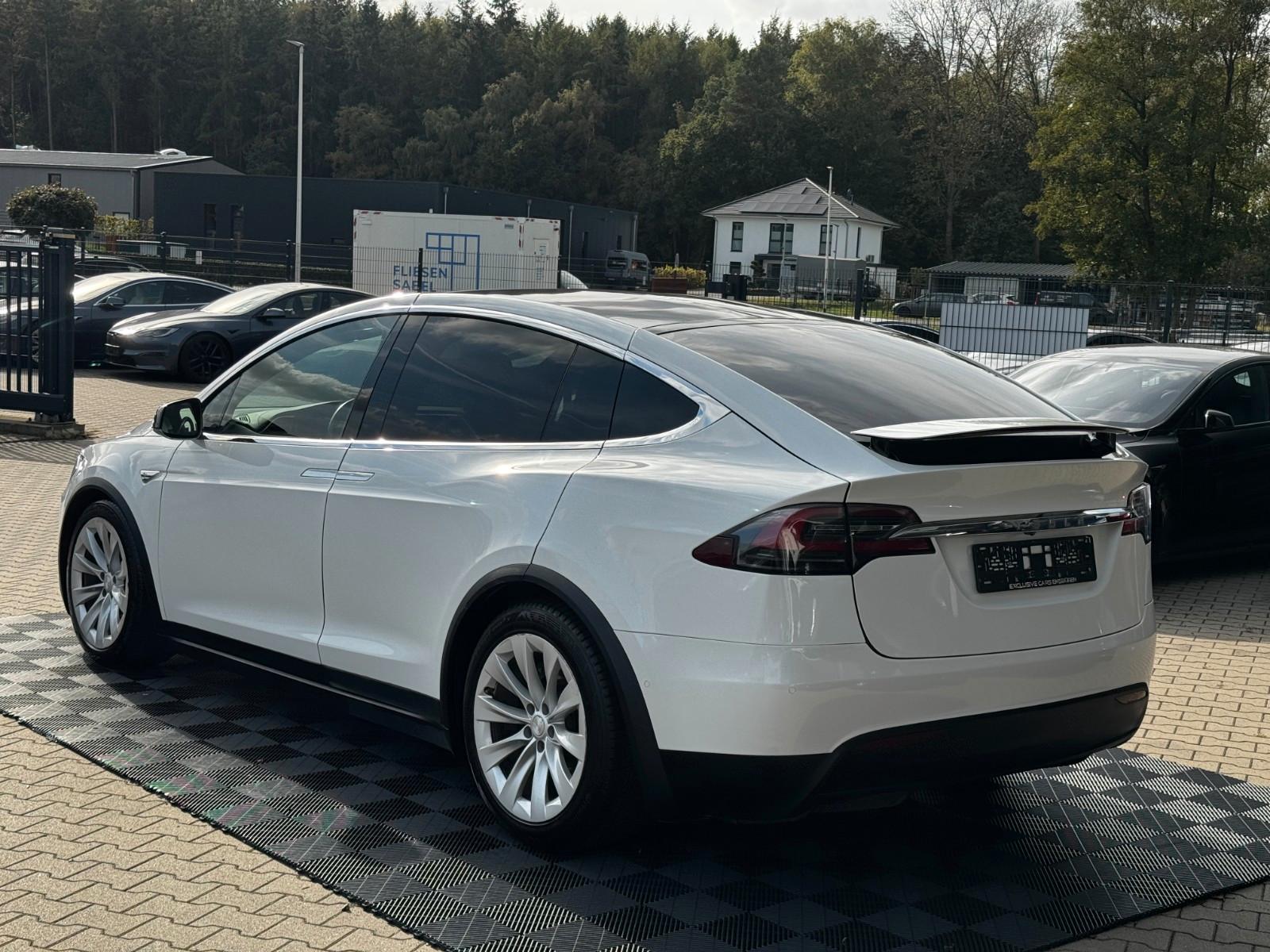 Tesla MODEL X 75D / FREE SUPERCHARGER / 7 SEATER