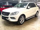 Mercedes-Benz Klasse ML 250 CDI BlueTec Automatik~Leder~Navi - Mercedes-Benz ML 250 aus 2011