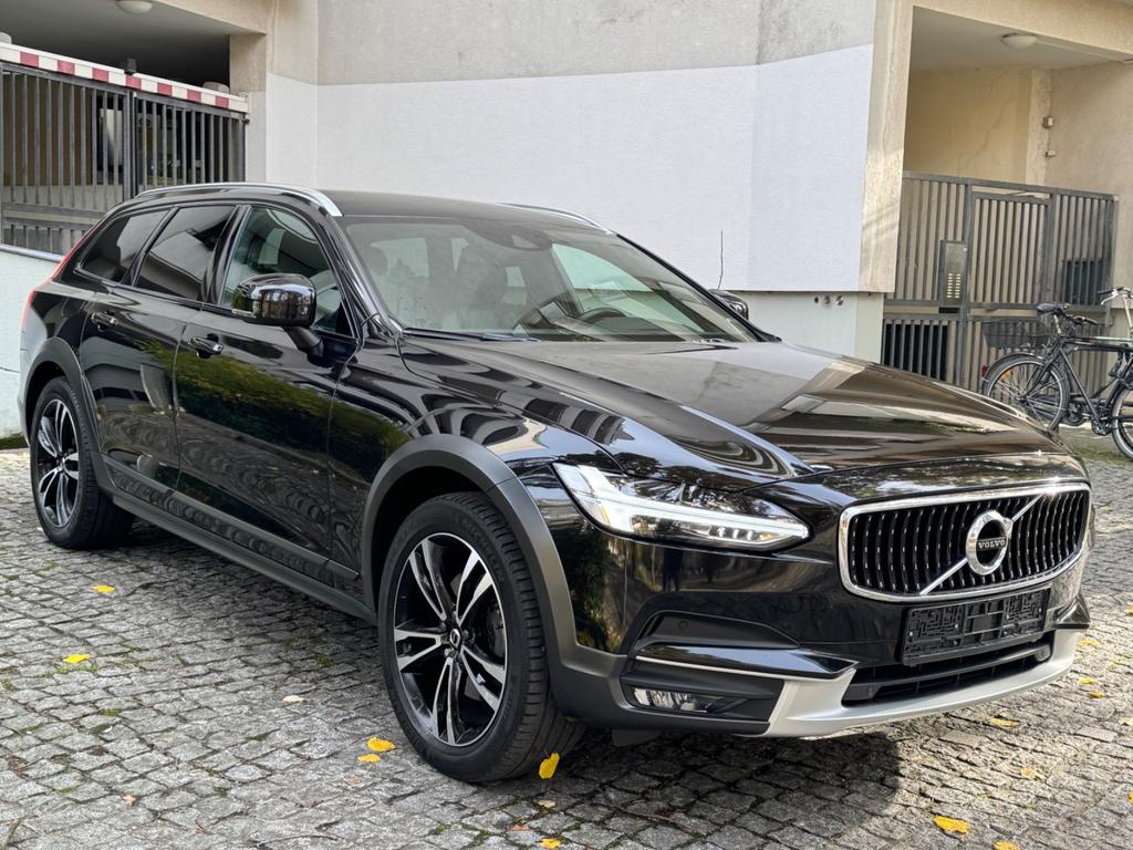 Volvo V90 Cross Country