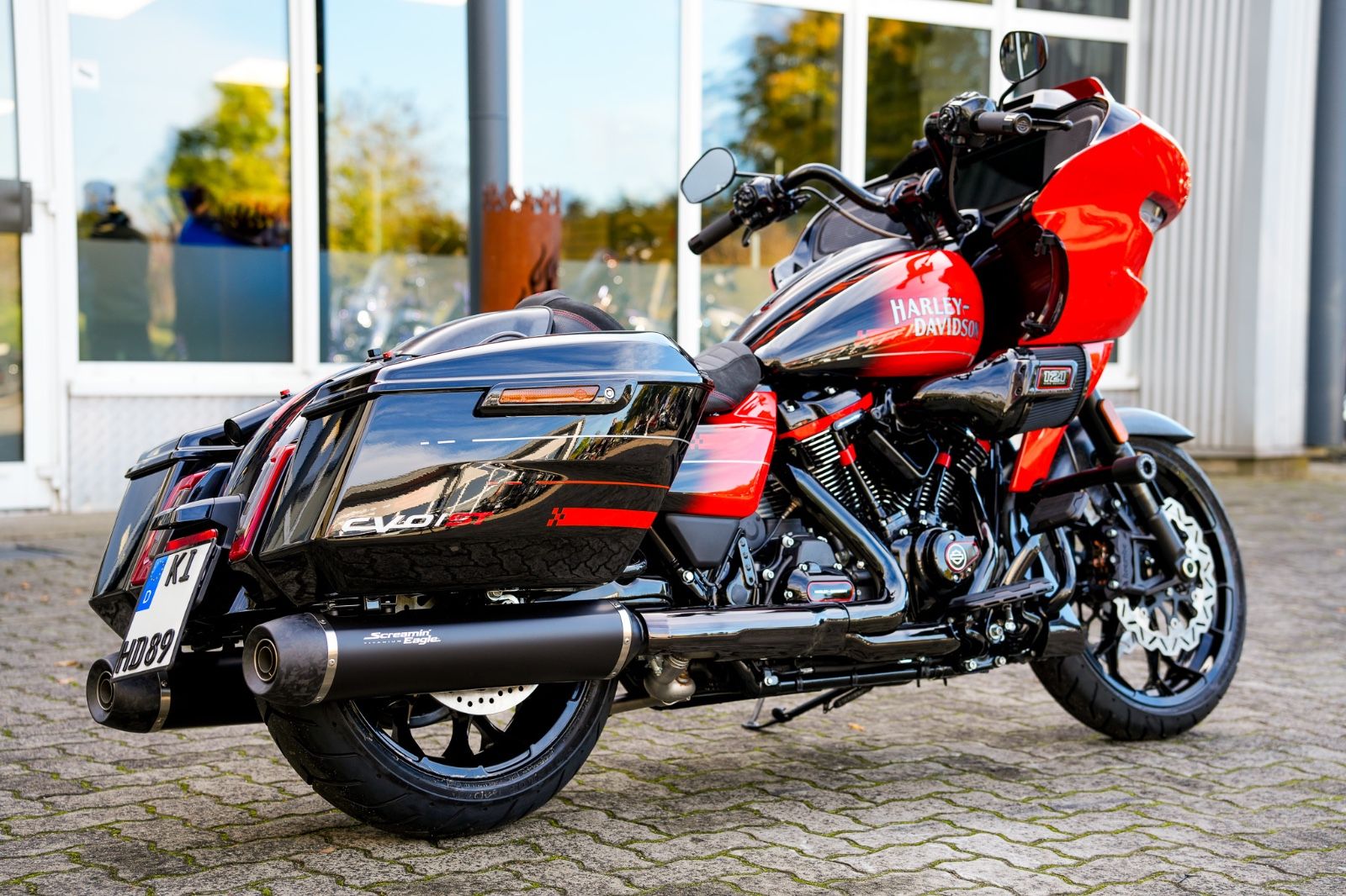 Fahrzeugabbildung Harley-Davidson CVO Road Glide  FLTRXSTSE 121 cui MY 26