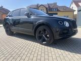 Bentley Bentayga 4.0 V8 4WD Autom. - - schwarze Bentley Bentayga