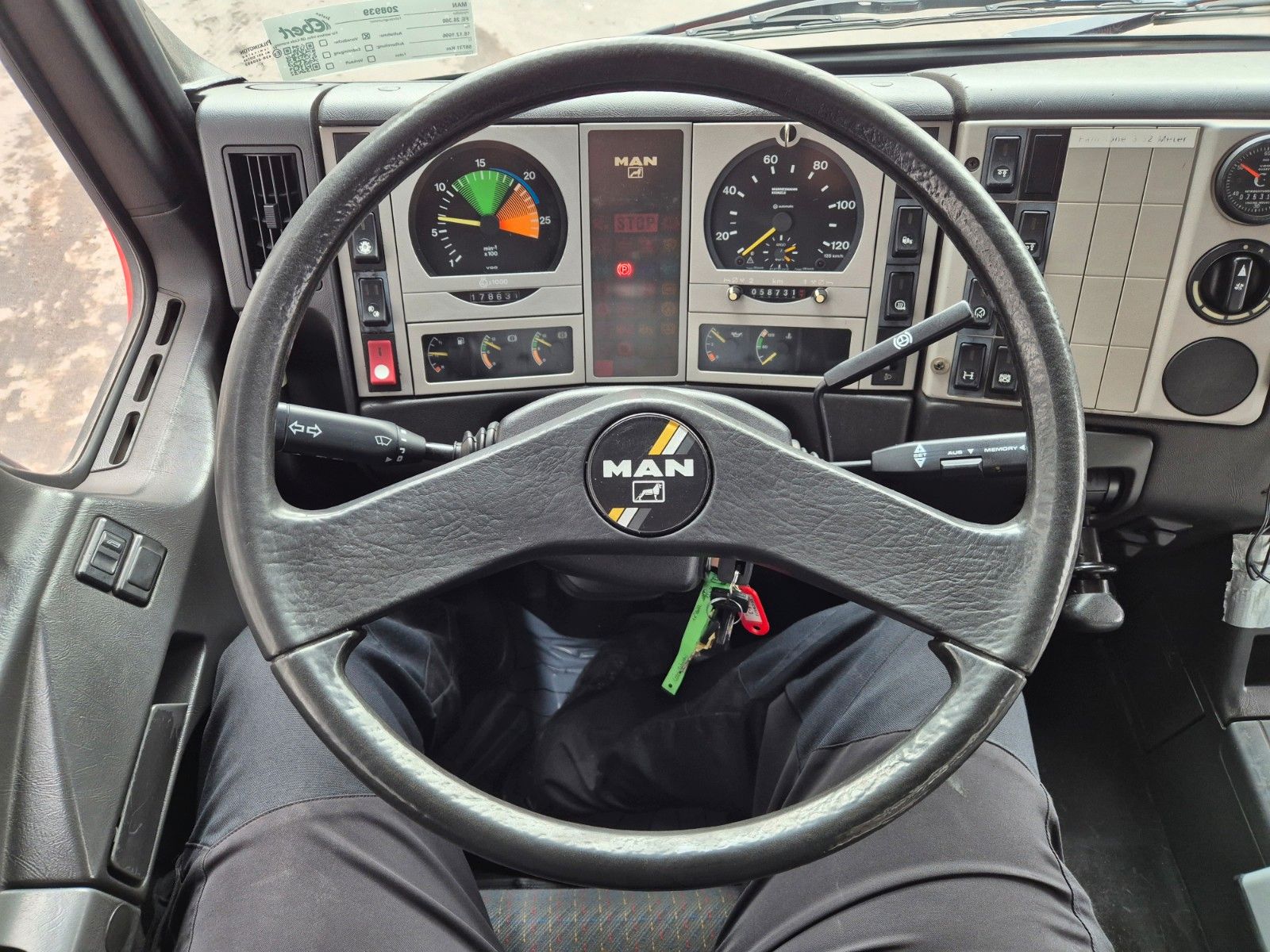 Fahrzeugabbildung MAN FE 26.360 LF 8 Löschfahrzeug