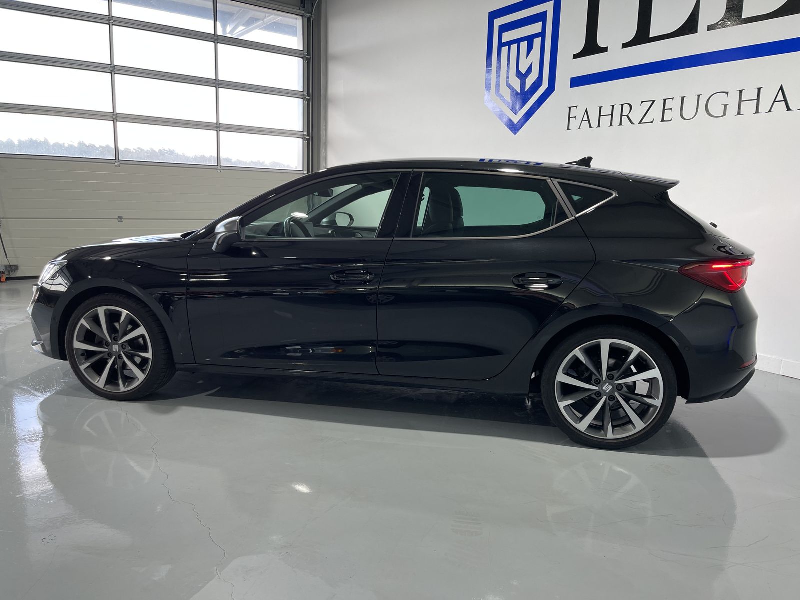 Fahrzeugabbildung SEAT Leon FR 2.0 TDI*LED*Navi*Beats*ACC*Navi*