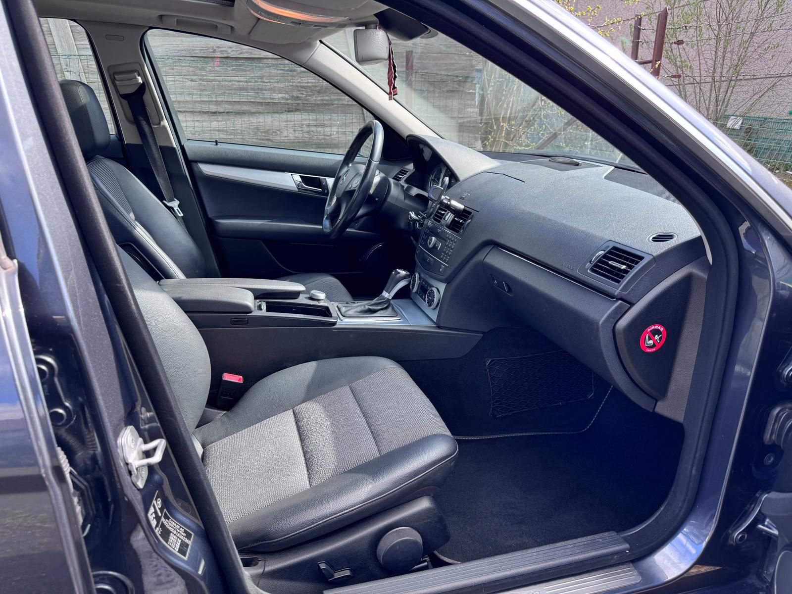 Fahrzeugabbildung Mercedes-Benz C 220 d AUTOMATIK/PANORAMA/PDC/AHK/SITZHZG/