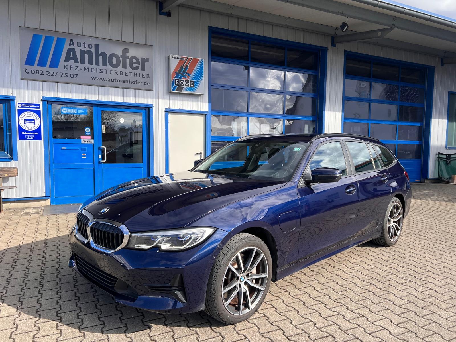 BMW 330 e xDrive Individual Laserlicht CarPlay