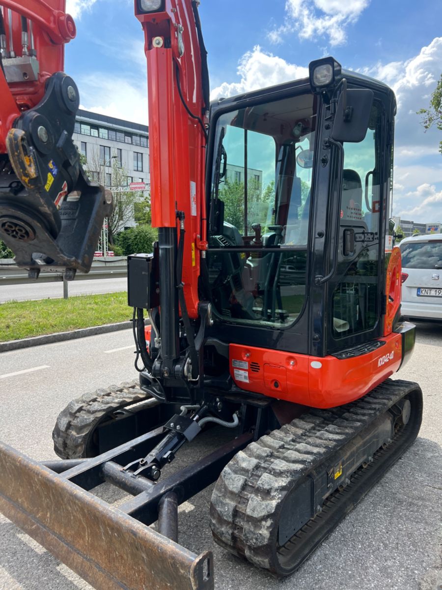 Fahrzeugabbildung Kubota KX 042-4alpha -Powertilt HS03 ( TB 240, TB250),