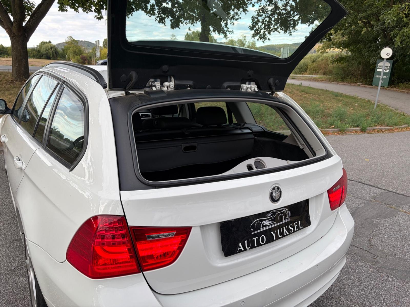 BMW 318 2011 — photo 10