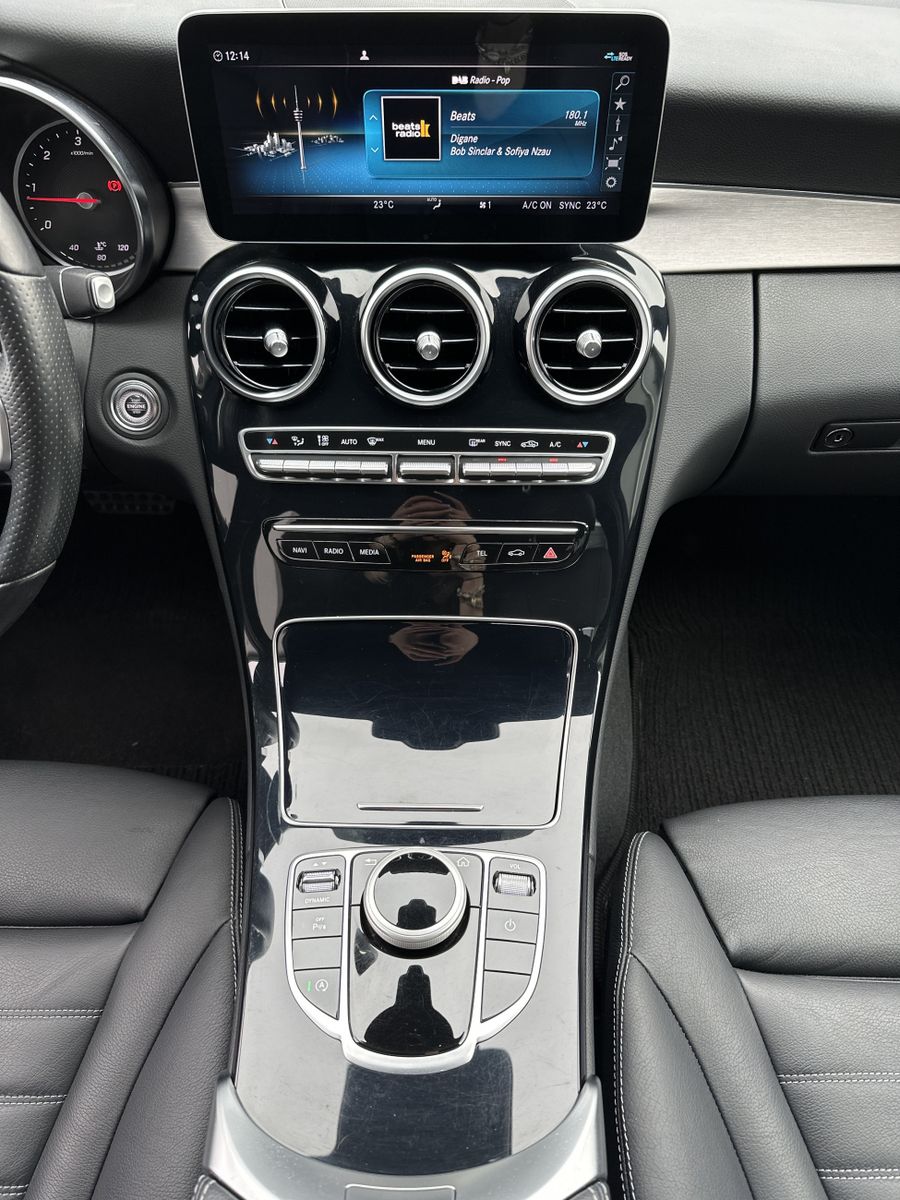 Fahrzeugabbildung Mercedes-Benz C 220d T 4Matic AMG-Line NAV+LED+DISTRONIC+19ZO