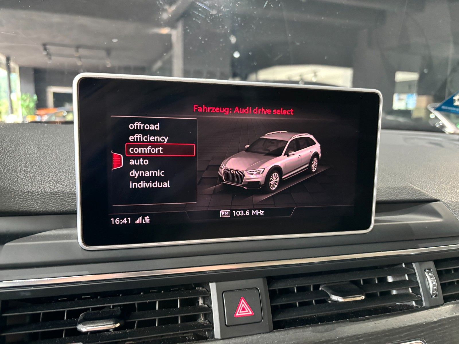 Fahrzeugabbildung Audi A4 Allroad quattro  VIRTUAL/AMBIENTE/KAMERA/SHZ/