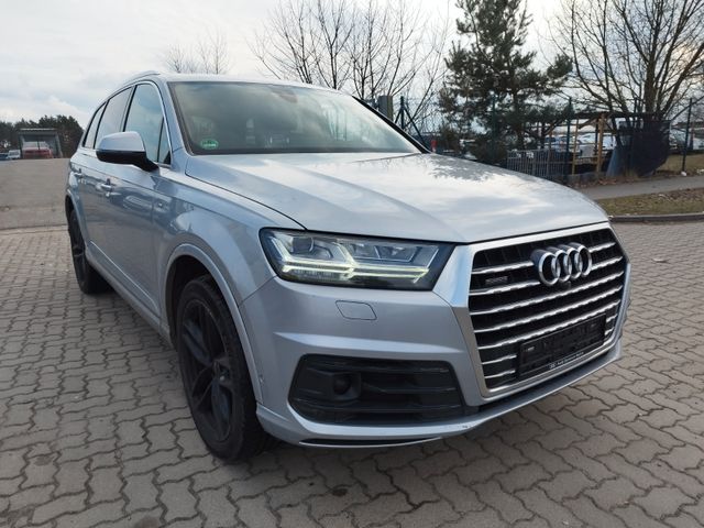 Audi Q7 3.0 TDI quattro S-Line 7Sitzer