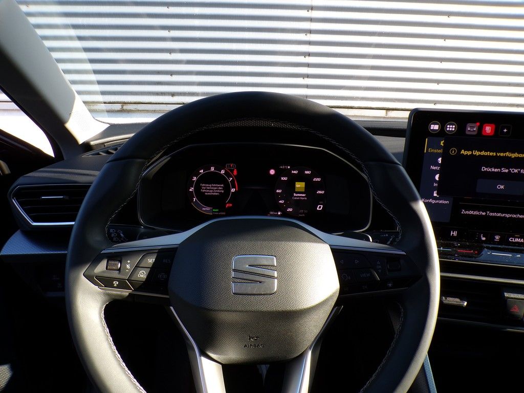 Fahrzeugabbildung SEAT Leon Sportstourer 1.5 eTSI DSG Road Edition