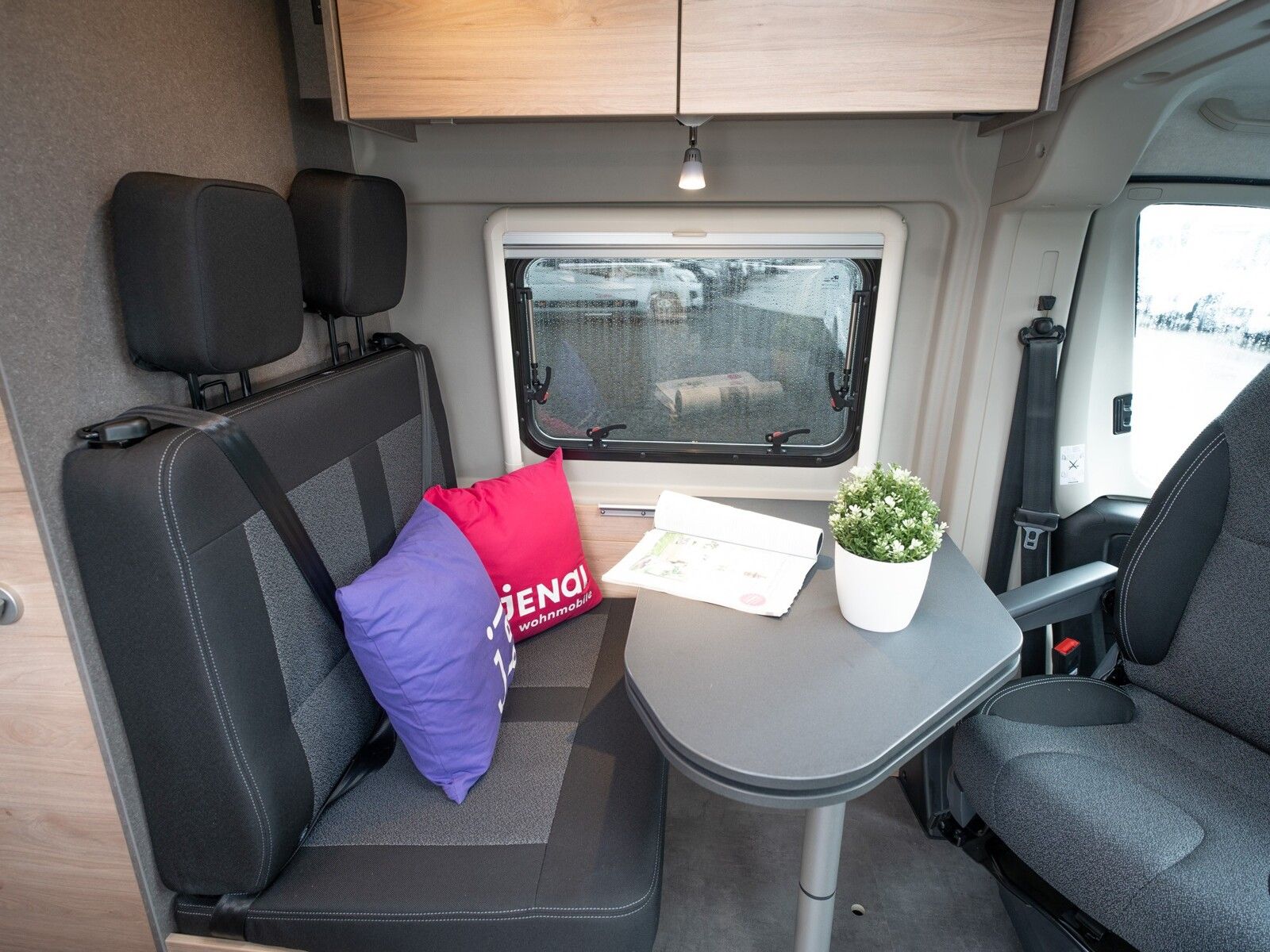 Fahrzeugabbildung Dethleffs Globetrail Active 600 DS Fiat Expedition Grau