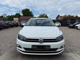 Volkswagen Polo VI Comfortline Sportsitze Sport Lenkrad - Volkswagen Polo: Sport