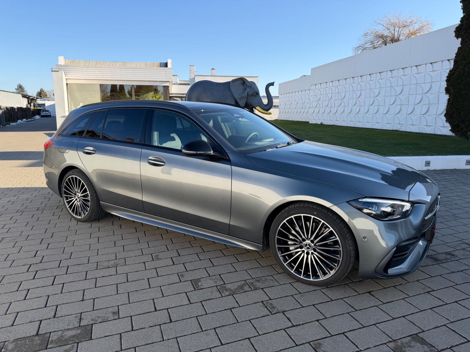 Mercedes-Benz C 220AMG*AHK*PANO*NIGHT*4 J. GARANTIE*73.300 UVP