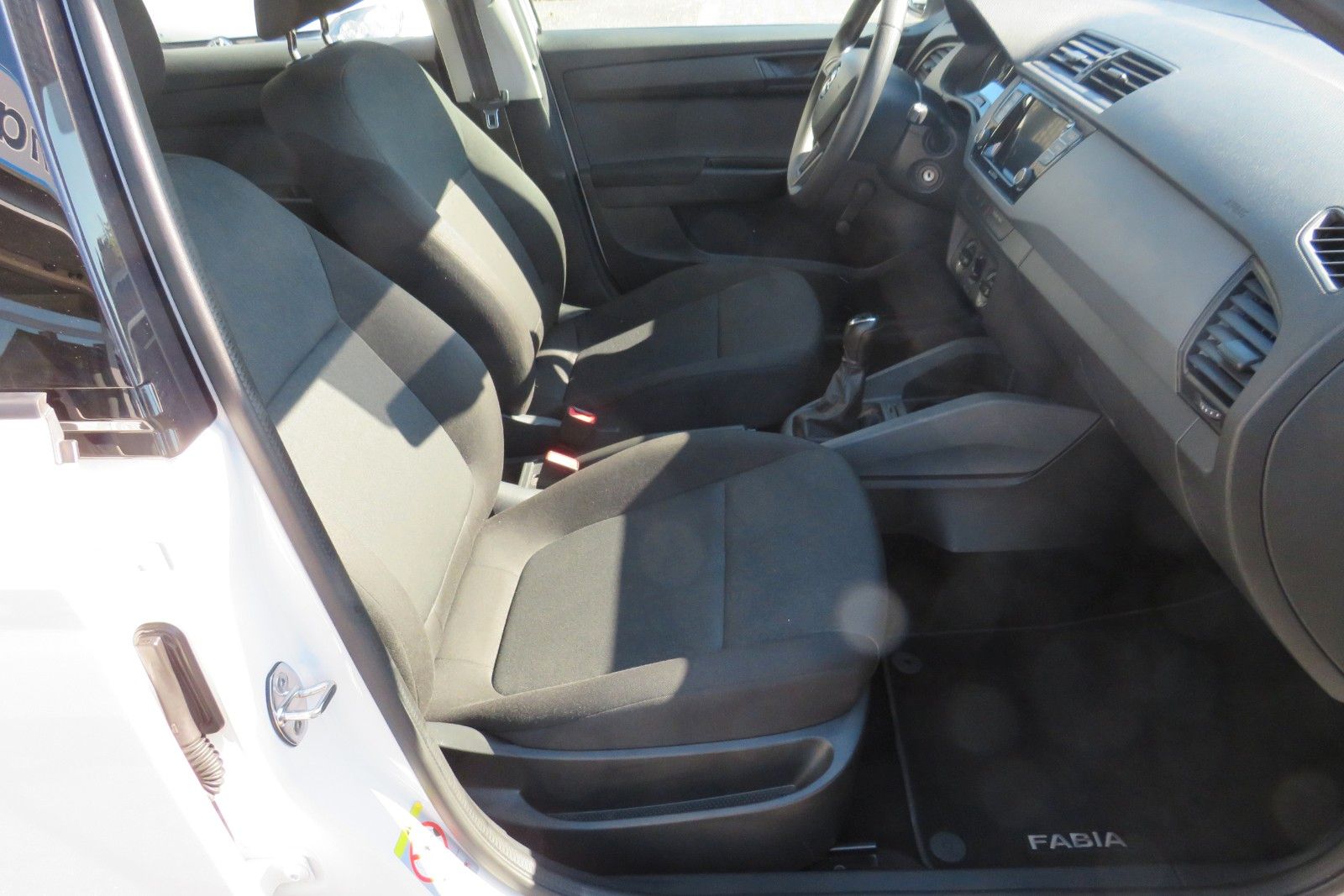Fahrzeugabbildung SKODA Fabia Active KLIMA ALU ZV 1.HAND