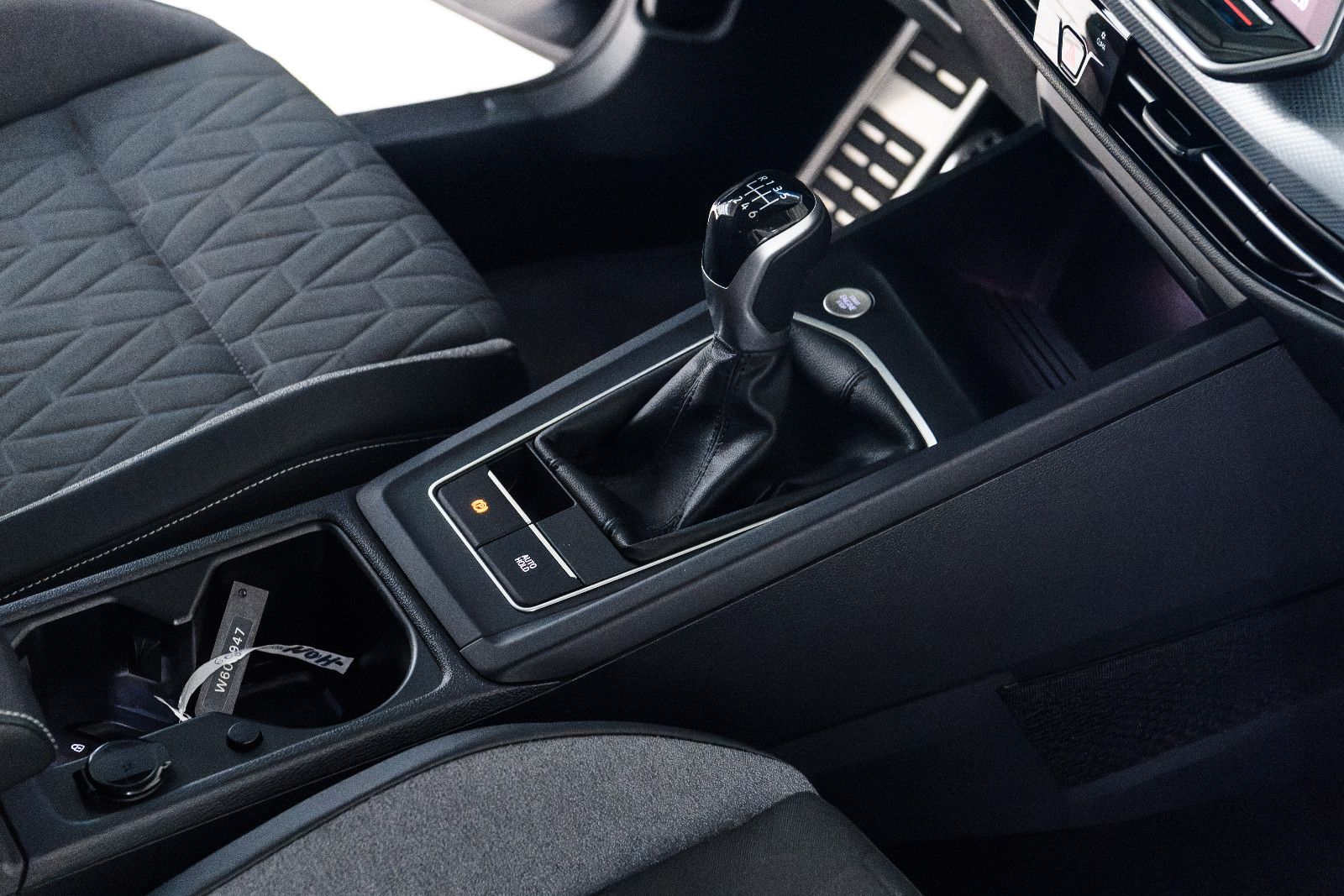 Fahrzeugabbildung Volkswagen Golf VIII Var. 1.5 TSI 110 kW+LED+AHK+GJR+TOTWIN