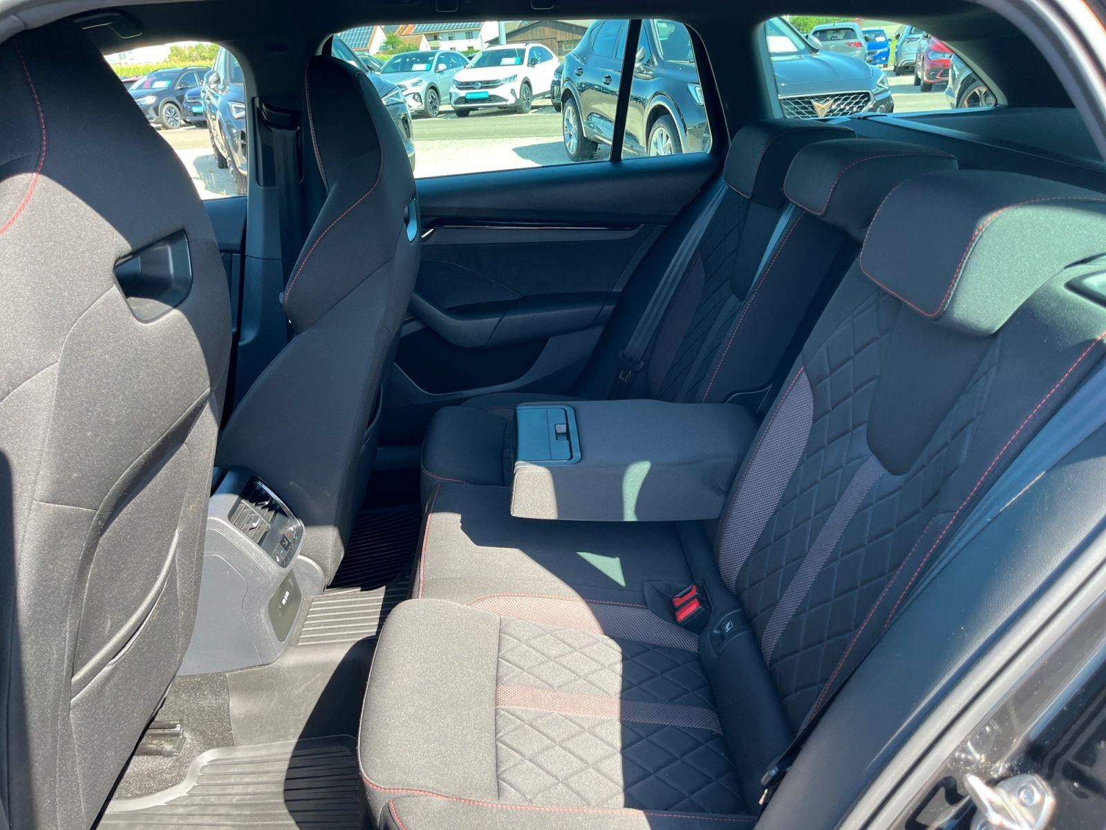 Skoda Octavia Combi RS 2,0TDI Navi LED Kamera DCC