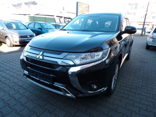 Mitsubishi Outlander 2.4 MIVEC PLUG-IN HYBRID 4WD, 1-HAND