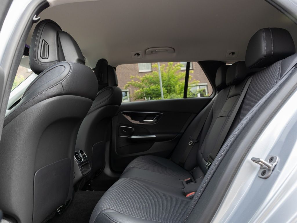 Mercedes-Benz C 300 e T AVANTGARDE 360 AHK DISTR KAMERA foto 9