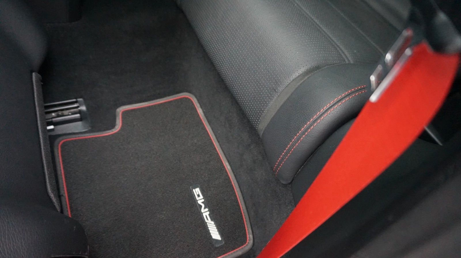 Fahrzeugabbildung Mercedes-Benz C 43 AMG C Coupe 4Matic Scheckheft gepflegt