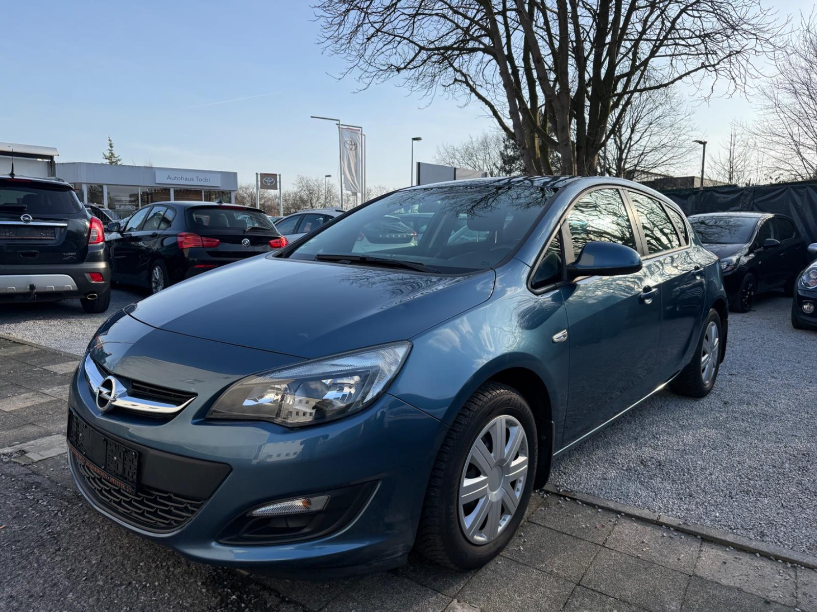 Opel Astra J Lim. 5-trg. Edition*PDC*AHK*TEMPOMAT