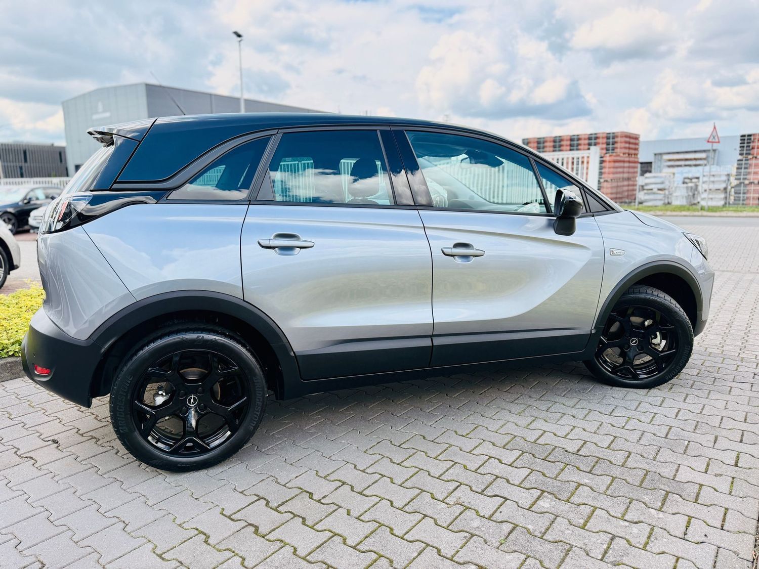 Fahrzeugabbildung Opel Crossland X 1,2 T ENJOY, Navi, ECO-LED, RFK, PTS