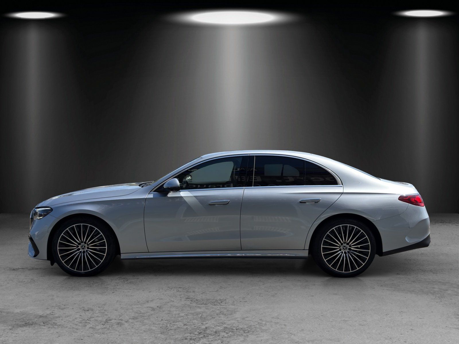 Fahrzeugabbildung Mercedes-Benz E220d AMG Prem HYPER FahrAssi HAL Sitzklim AIRMA