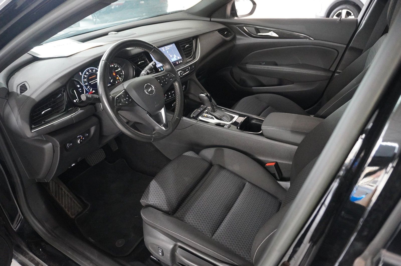 Fahrzeugabbildung Opel Insignia B ST 2.0D ELEGANCE NAVI/LED/KAMERA/AHK