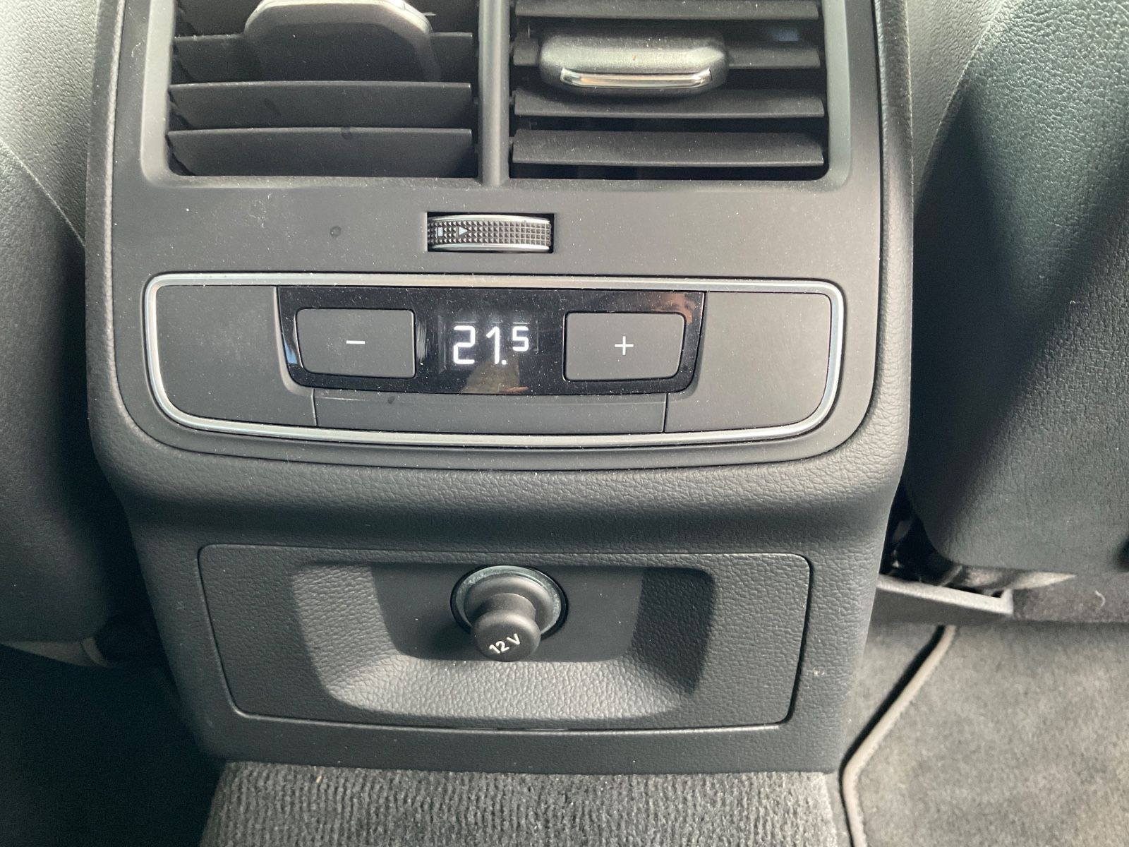 Fahrzeugabbildung Audi A4 Avant 40 TDI S tr. quattro,Kamera,Leder,ACC