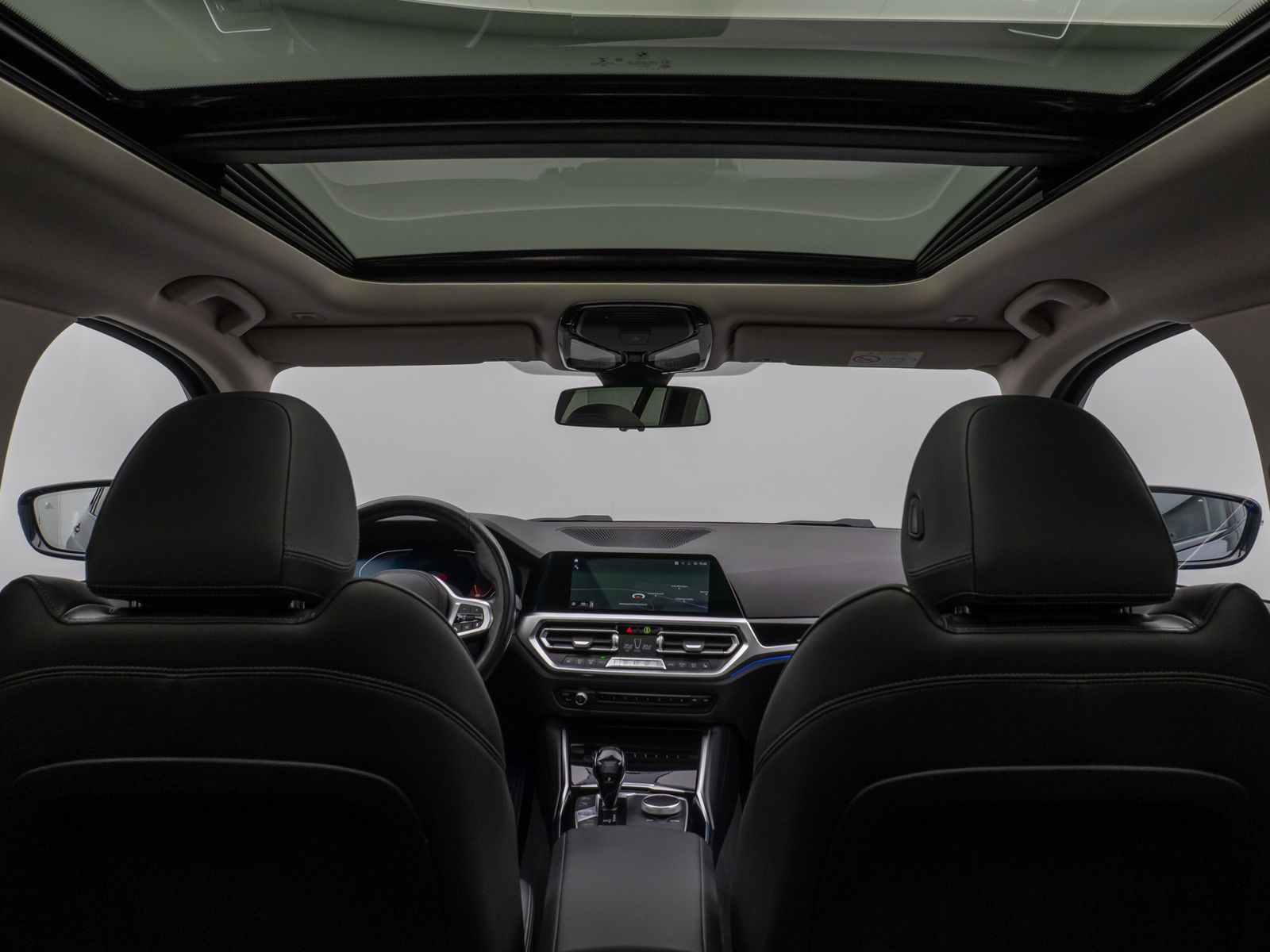 Fahrzeugabbildung BMW 320d xD  Sport Line Panorama DAB H/K Stop&Go AHK
