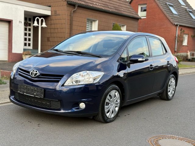 Toyota Auris Life