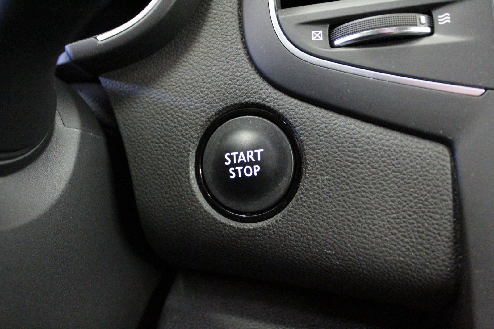 Fahrzeugabbildung Renault Megane ENERGY TCe 130 Intens/*Winterräder