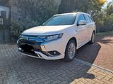 Mitsubishi Outlander 2.4 MIVEC PLUG-IN HYBRID 4WD Basis... - Mitsubishi Outlander in Bielefeld