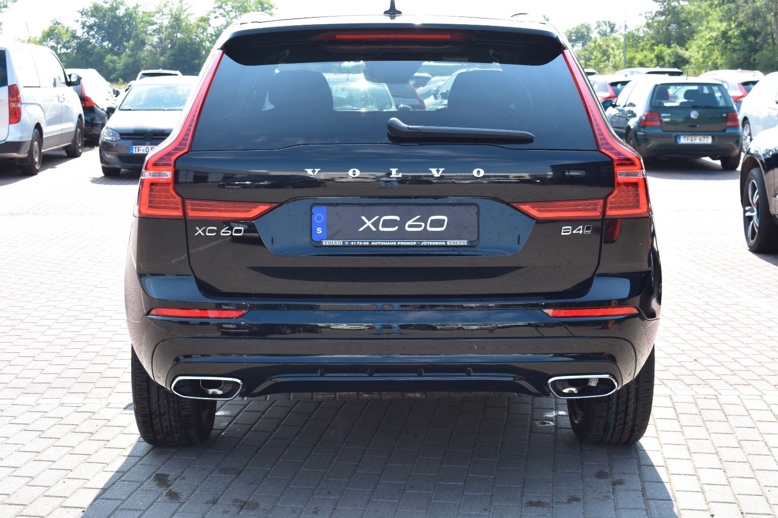 Fahrzeugabbildung Volvo XC60 B4 D AWD Autom. R-Design*STHZG*RFK*ACC