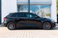 AUDI RS 3 Sportback quattro/ DYNAMIKPAKET/ INDIVIDUAL AUDI RS 3 Sportback quattro/ DYNAMIKPAKET/ INDIVIDUAL